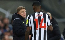 Alexander Isak bị ‘đuổi' về nhà giữa tin đồn chuyển nhượng sang Liverpool