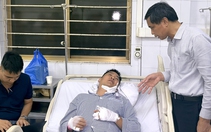 Chiến sĩ phòng cháy lặn khỏi khoang tàu Vịnh Xanh bị lật, được tàu đánh cá cứu ra sao?