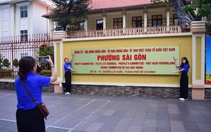 Trụ sở phường Sài Gòn thu hút người dân đến check-in