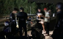 Phát hiện nhóm thanh thiếu niên ném đá vào các phương tiện di chuyển trên cao tốc