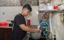 Mong làm bác sĩ để được nghe cha gọi tên dù chỉ một lần
