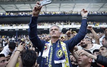 Đội của HLV Mourinho ngược dòng ngoạn mục, tiến gần Champions League