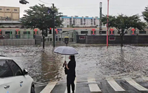 Mưa lớn gây ngập lụt diện rộng tại Incheon