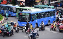 Mở làn riêng cho xe buýt: Nên không?