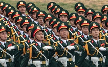'Sơ kết' điểm chuẩn 2025: Sư phạm, quân đội tiếp tục 'nóng', có ngành lấy 30/30 điểm