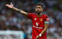 CĐV Man United chia rẽ sau quả phạt đền hỏng của Bruno Fernandes