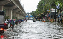 Vì sao loạt tuyến phố Hà Nội ngập trong ‘biển nước’ sáng 26-8?