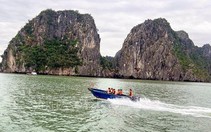 Tàu quân y và xuồng cơ động trực 24/24h trên vịnh Hạ Long