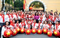 Cảm xúc vỡ òa khi kiều bào lần đầu diễu hành qua quảng trường Ba Đình lịch sử