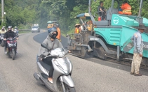 Tăng tốc thảm nhựa mặt đường đèo Bảo Lộc