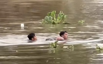 Hai thanh niên nhảy sông cứu người phụ nữ đuối nước