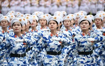 Nữ thiếu úy xứ 'hoa vàng cỏ xanh' tự hào sải bước giữa Ba Đình