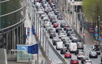 Brussels siết chặt kiểm soát, phạt nặng xe không đạt chuẩn môi trường