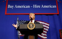 Người có visa H-1B cuống cuồng về Mỹ vì ông Trump