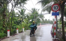 Niềm vui vỡ òa khi đi qua những cây cầu do Trung tướng Đinh Văn Nơi vận động xây dựng