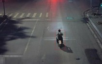 Một góc phố, camera AI phát hiện hàng trăm tài xế xe máy không đội mũ bảo hiểm