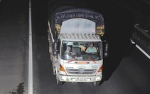 Mẹo đối phó camera AI bằng áo giả dây an toàn là vô nghĩa, 'tiền mất tật mang'