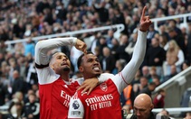 Arsenal thắng Newcastle phút cuối nhờ sở trường phạt góc