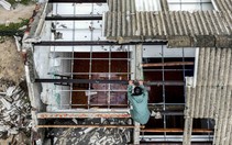 Đau xót nhìn ngôi làng ven biển tan hoang sau bão Bualoi