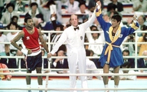 Trả lại huy chương vàng Olympic cho đối thủ sau hơn 30 năm