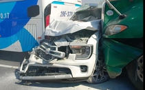 Xe con bị 'vò nát' sau vụ tông liên hoàn giữa 5 ô tô trên cao tốc, 2 người bị thương