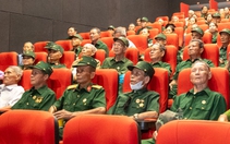 Xúc động 600 cựu chiến binh Vĩnh Thủy được mời xem Mưa đỏ