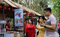 Làng hoa Sa Đéc có thêm khinh khí cầu nên đông kín khách