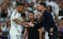 Mbappe là người đầu tiên lên tiếng khi Alonso bị Real Madrid sa thải