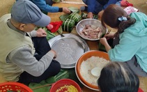 Bên nào cũng có cha mẹ mong ngóng, Tết về nhà ai hay ai về nhà nấy?