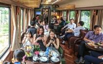 Khách đến Nha Trang bằng tàu hỏa tăng vọt, sân bay Cam Ranh cũng đón cả trăm ngàn khách
