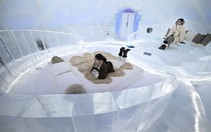 Nhật Bản mở cửa khách sạn và nhà nguyện bằng băng nguyên khối