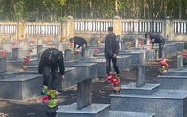 Công an đưa thanh thiếu niên 'bất hảo' đi chăm sóc nghĩa trang liệt sĩ