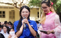 Băn khoăn ngành học tương lai, học sinh Khánh Hòa hỏi từ điện hạt nhân đến luật kinh tế