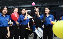 Học sinh hào hứng trải nghiệm các gian tư vấn tuyển sinh đại học tại Khánh Hòa