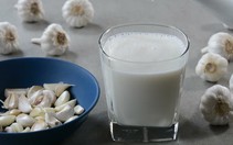 Sữa pha tỏi có thể giúp diệt ký sinh trùng đường ruột?