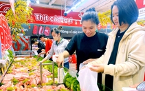Giá heo hơi tăng cao nhưng siêu thị vẫn mạnh tay giảm giá thịt, hỗ trợ người dân sắm Tết