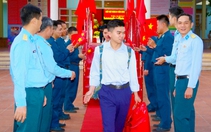 Bộ đội hoàn cảnh khó khăn Sư đoàn 375 được tặng 'hũ gạo đồng đội', qua cầu vinh quang lúc ra quân