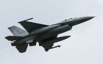 Đài Loan dừng bay phi đội F-16 sau khi tiêm kích rơi xuống biển, phi công mất tích