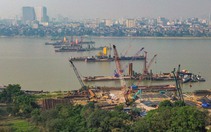 Công trường thi công cây cầu biểu tượng gần 16.000 tỉ ở trung tâm Hà Nội