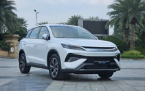 Xe hybrid ồ ạt tung ra thị trường, giá cả cạnh tranh khốc liệt