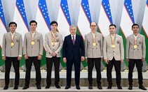 Kỳ thủ Uzbekistan được tặng nhà và xe sau khi vô địch Olympiad