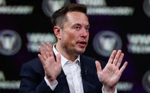 Tỉ phú Elon Musk hòa giọng với ông Trump chỉ trích ông Zelensky
