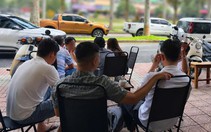 Đến công ty điểm danh rồi đi ăn sáng, uống cà phê, nhắc thì phàn nàn 'ngồi dính ghế ở công ty chịu sao nổi'