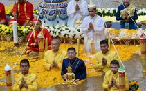 Bí ẩn tượng Phật nổi lên giữa sông và lễ hội 400 năm tuổi ở Thái Lan