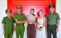 Bắt hai người cướp giật điện thoại của nữ du khách Ý