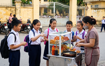 Phụ huynh cần kiểm soát tiền tiêu vặt của con trẻ