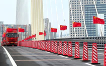 Ông Kim Jong Un qua cầu Tân Áp Lục mới khánh thành, đến Trung Quốc