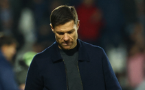 HLV Alonso bảo vệ các cầu thủ Chelsea sau trận thua Tottenham