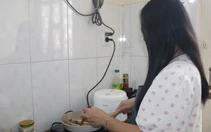 Giá đồ ăn sáng ở tỉnh từ 30-65 ngàn, tôi ăn cháo trắng với cá kho tại nhà thấy ngon hơn