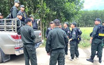 Cảnh sát cơ động thức trắng đêm, đốt lửa sưởi ấm giữa rừng núi, truy bắt 2 phạm nhân trốn trại A2